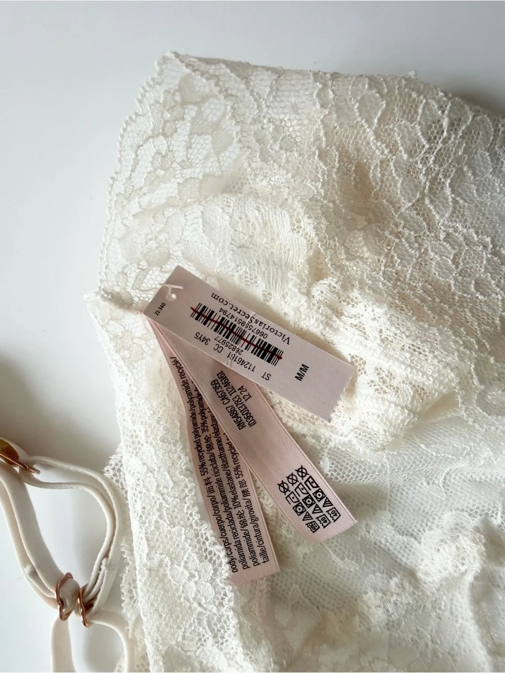 34DDD MEDIUM Victoria’s Secret 3PCS bridal bra set garter belt thong panties